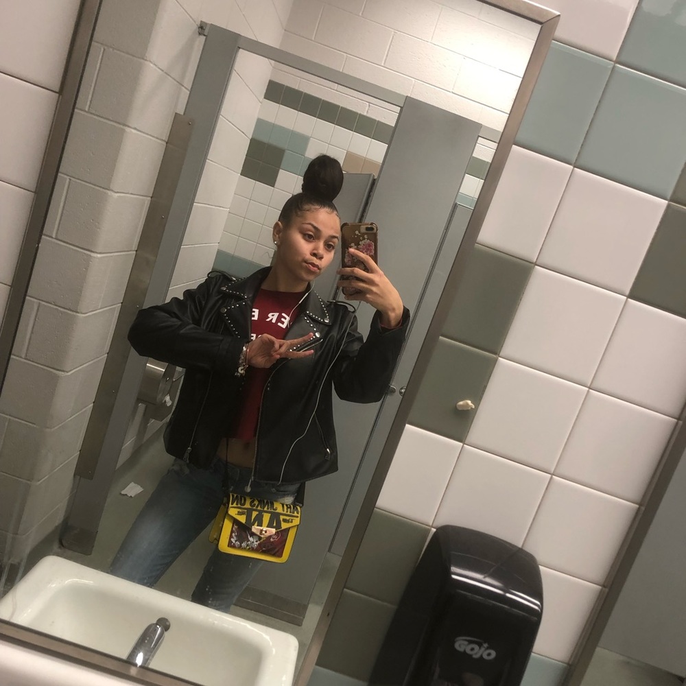 Meet your Posher, Daniele